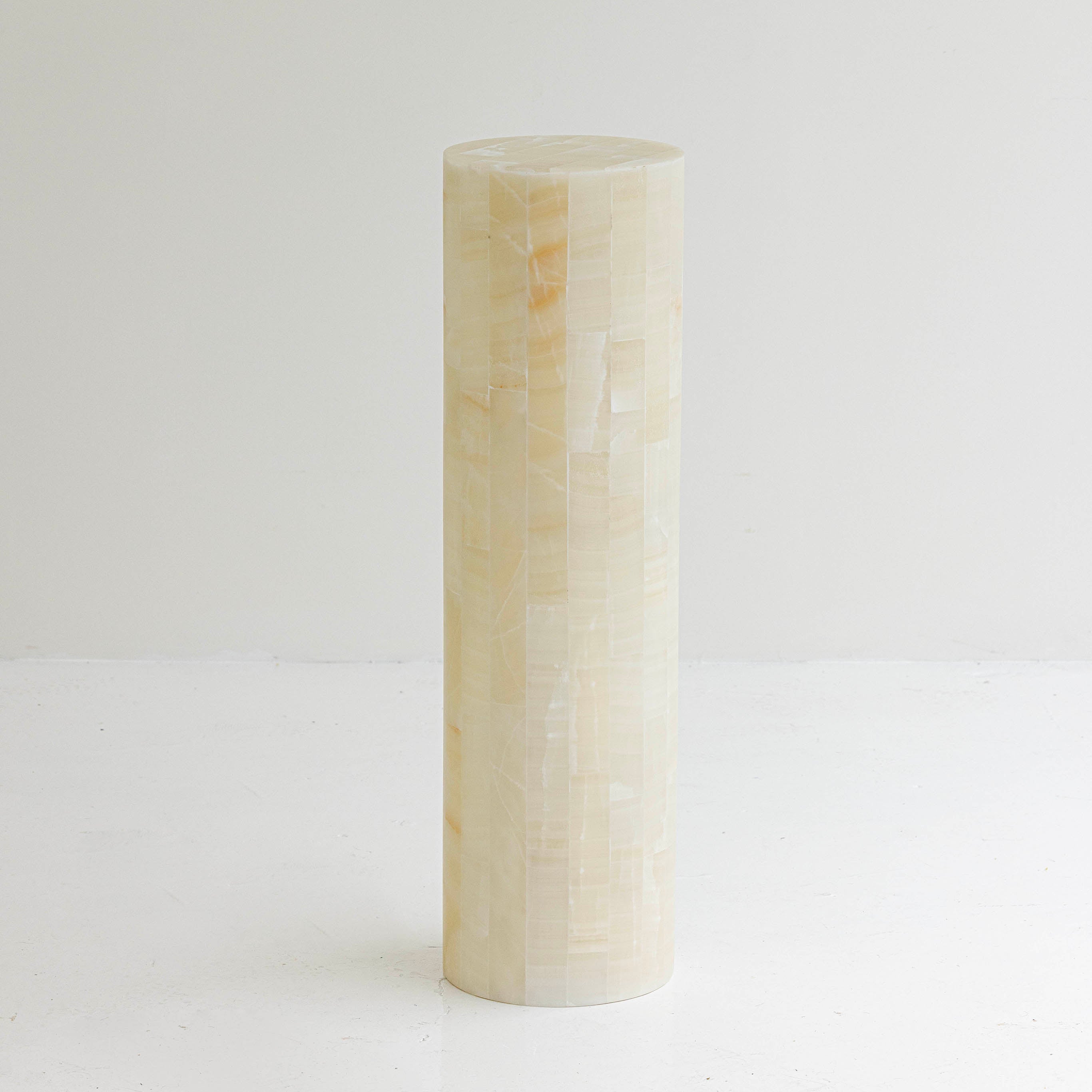 Mona Pedestal