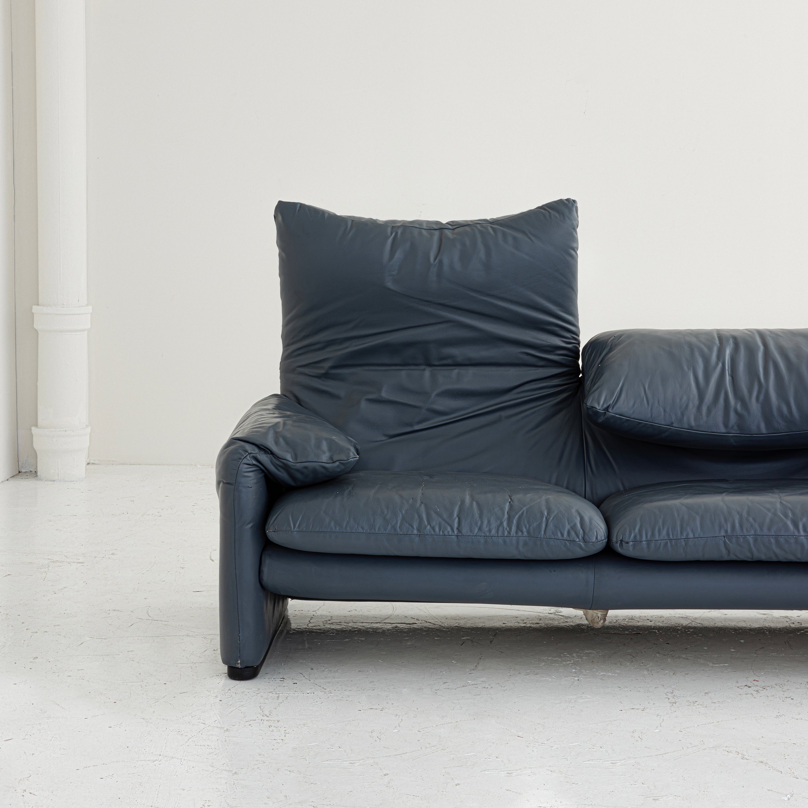 Maralunga sofa in leather by Vico Magistretti for Cassina. Italy 1970s.