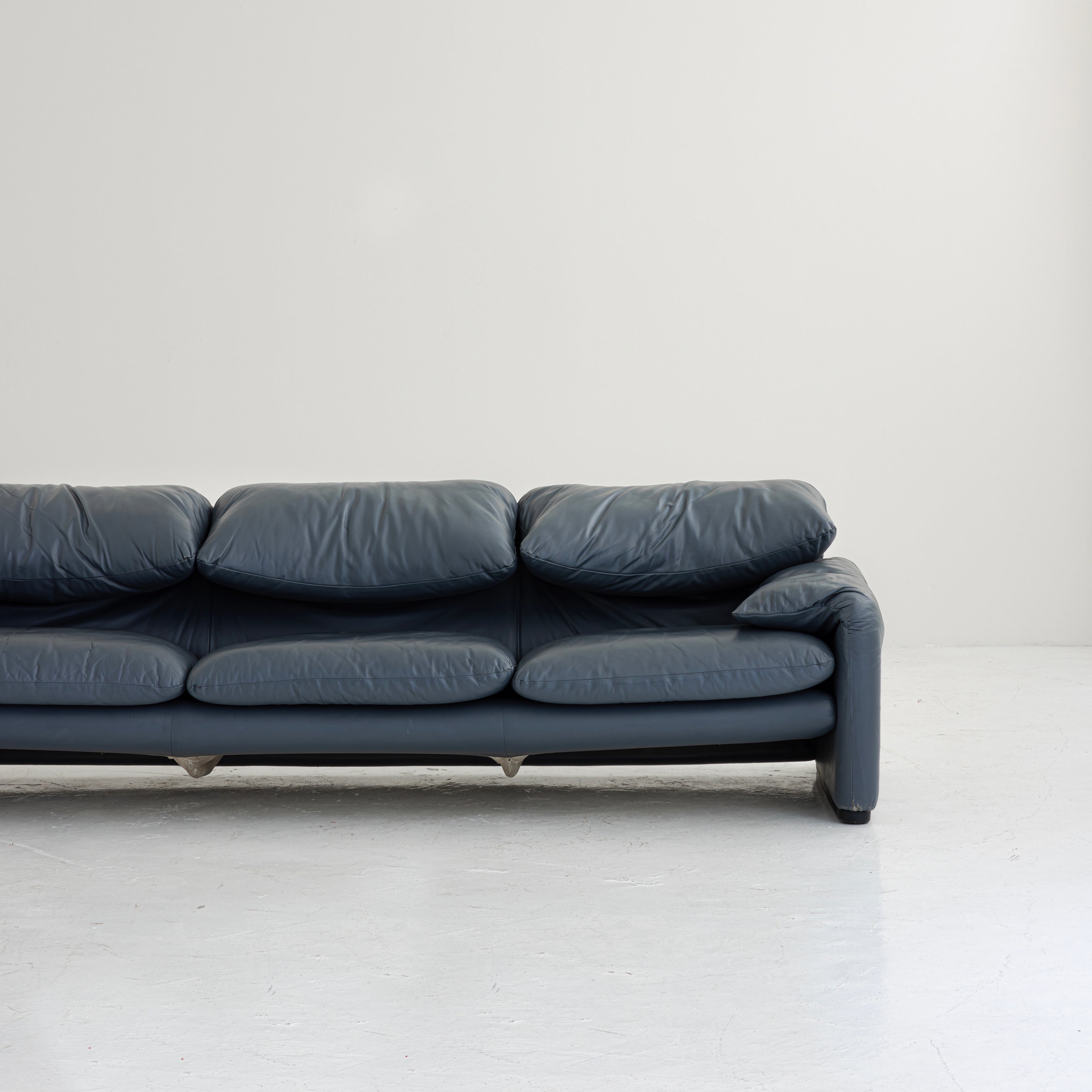 Maralunga sofa in leather by Vico Magistretti for Cassina. Italy 1970s.
