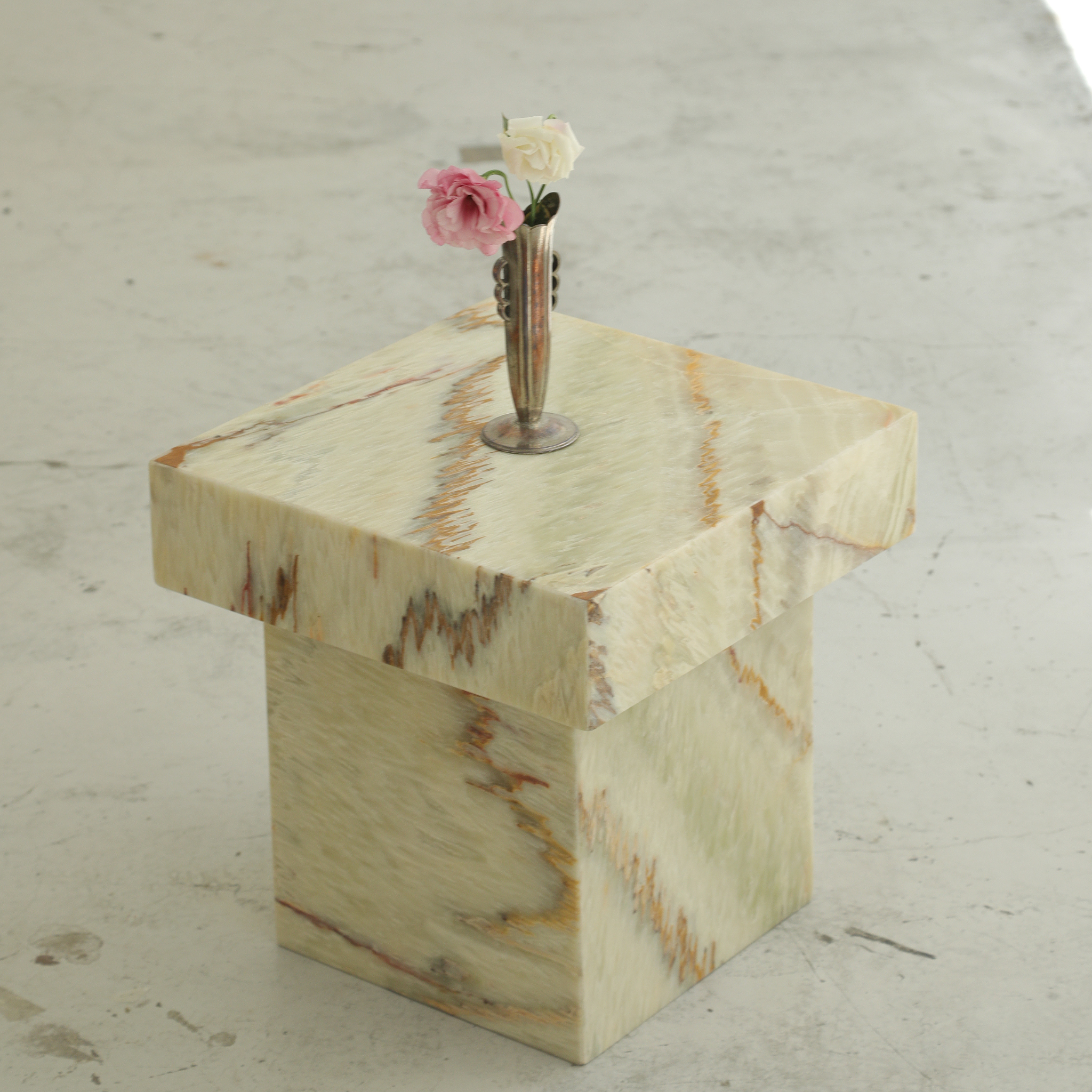 MESA AUXILIAR ONIX DULCE