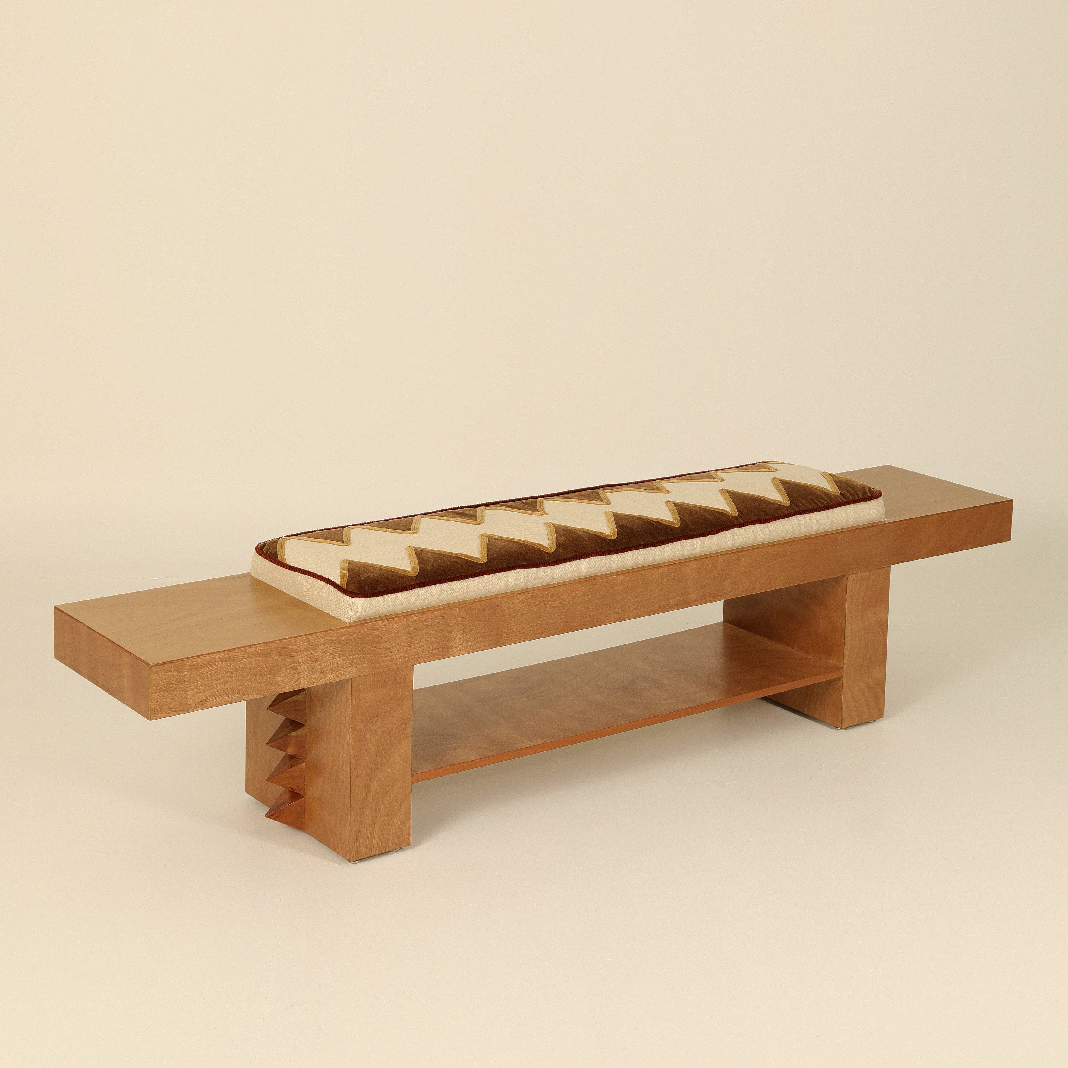 IZOTE BENCH APAPCHO X AZOTEA