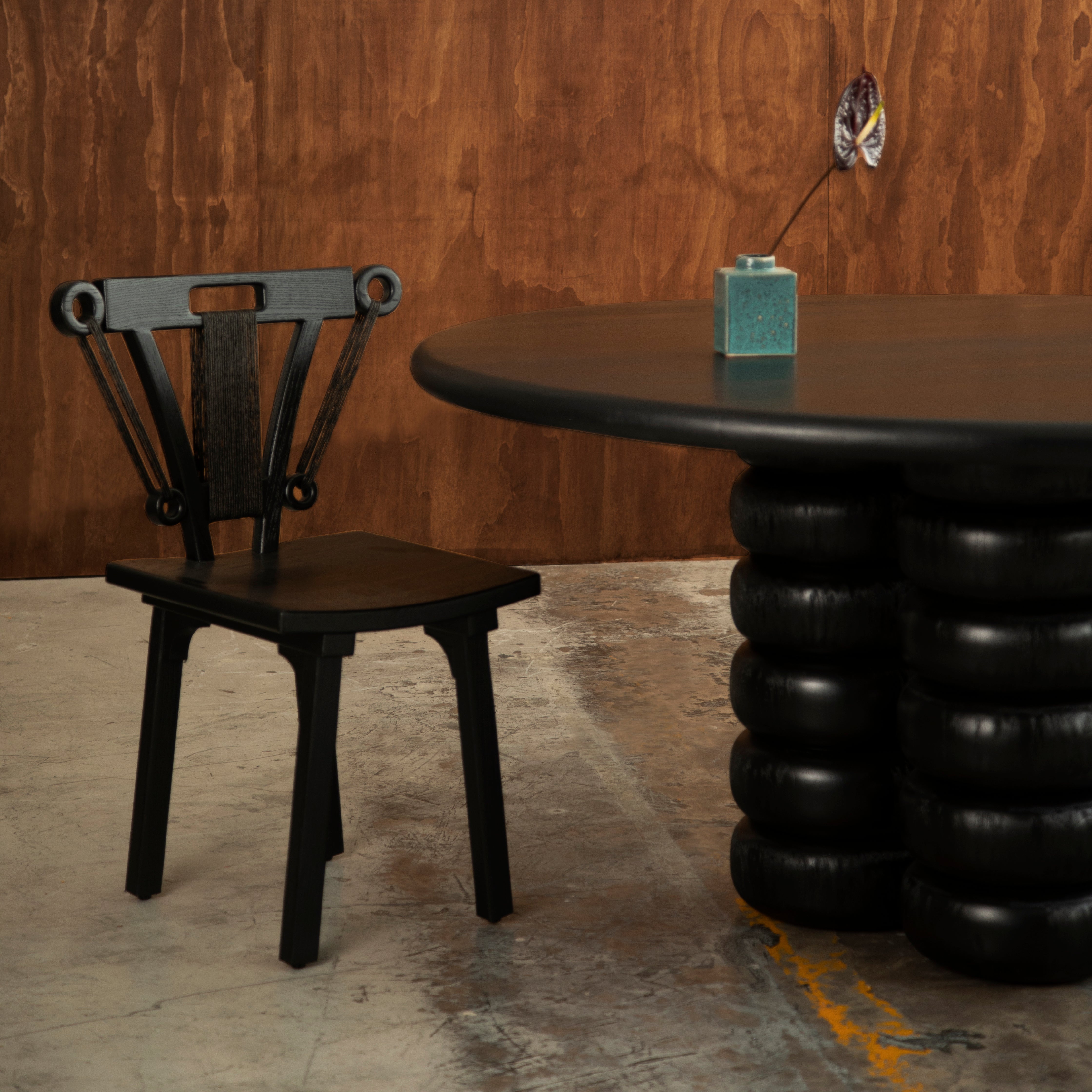 DONUT DINING TABLE