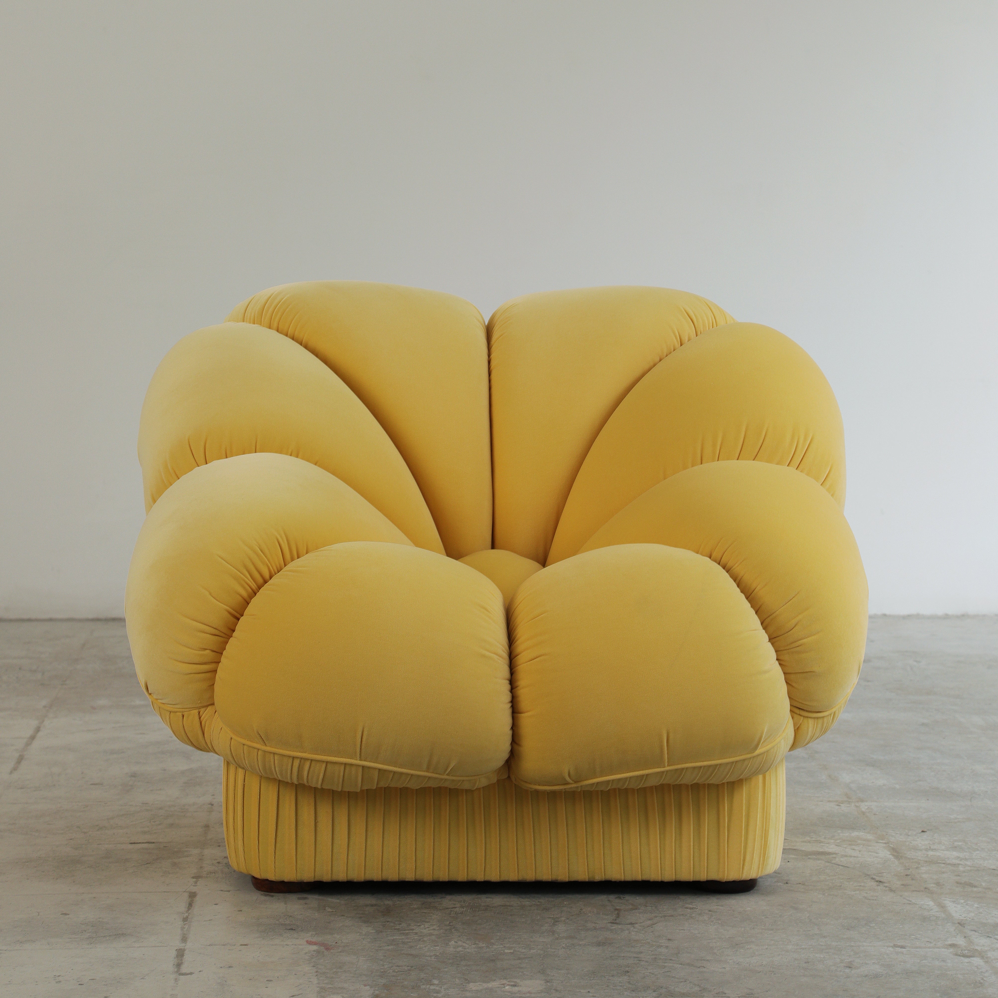 FLOR PLEATED ARMCHAIR