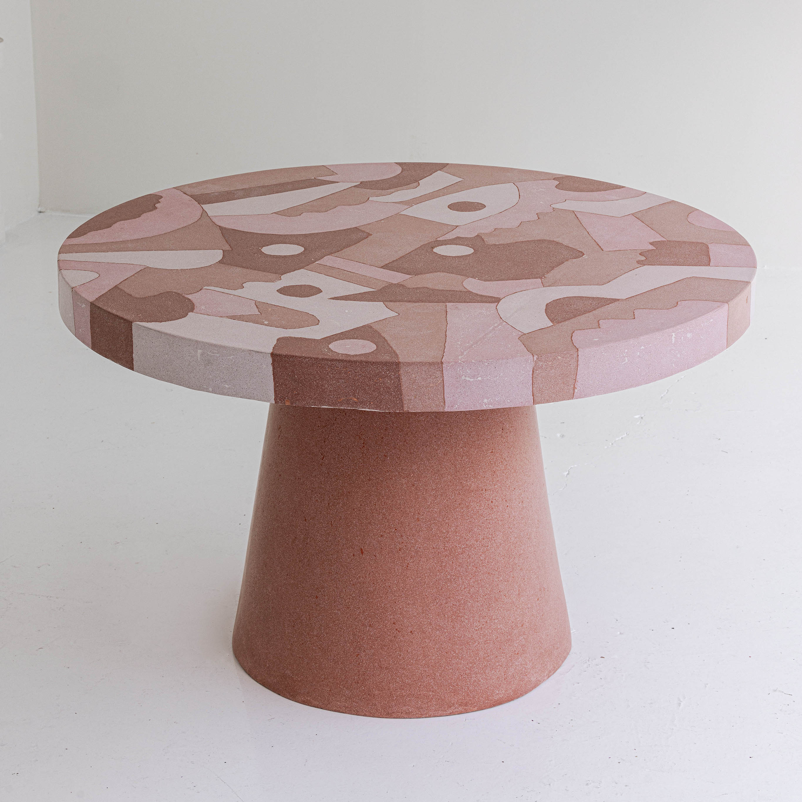 Tona dinning table