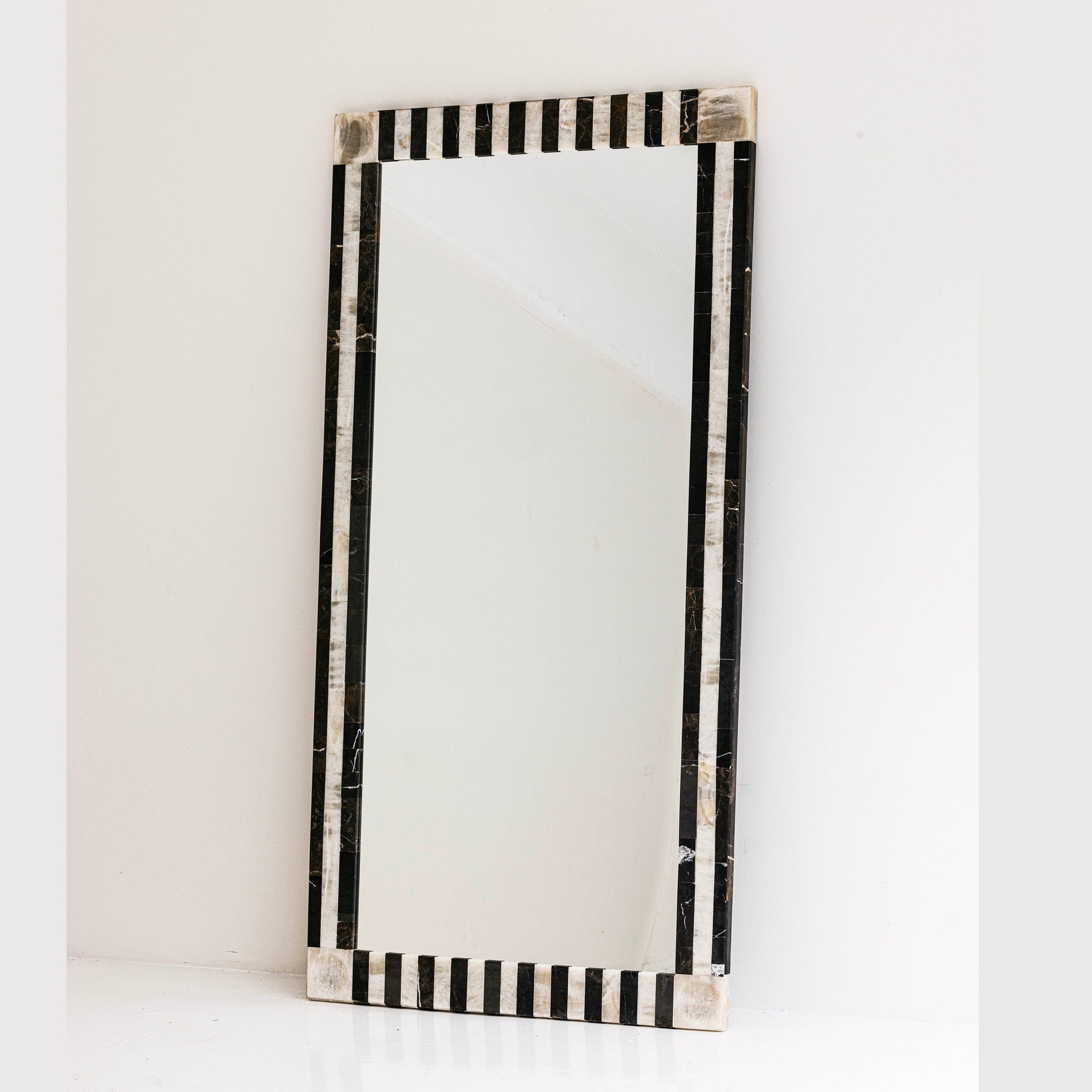 Tsun Mirror - APAPACHO BY AZOTEA