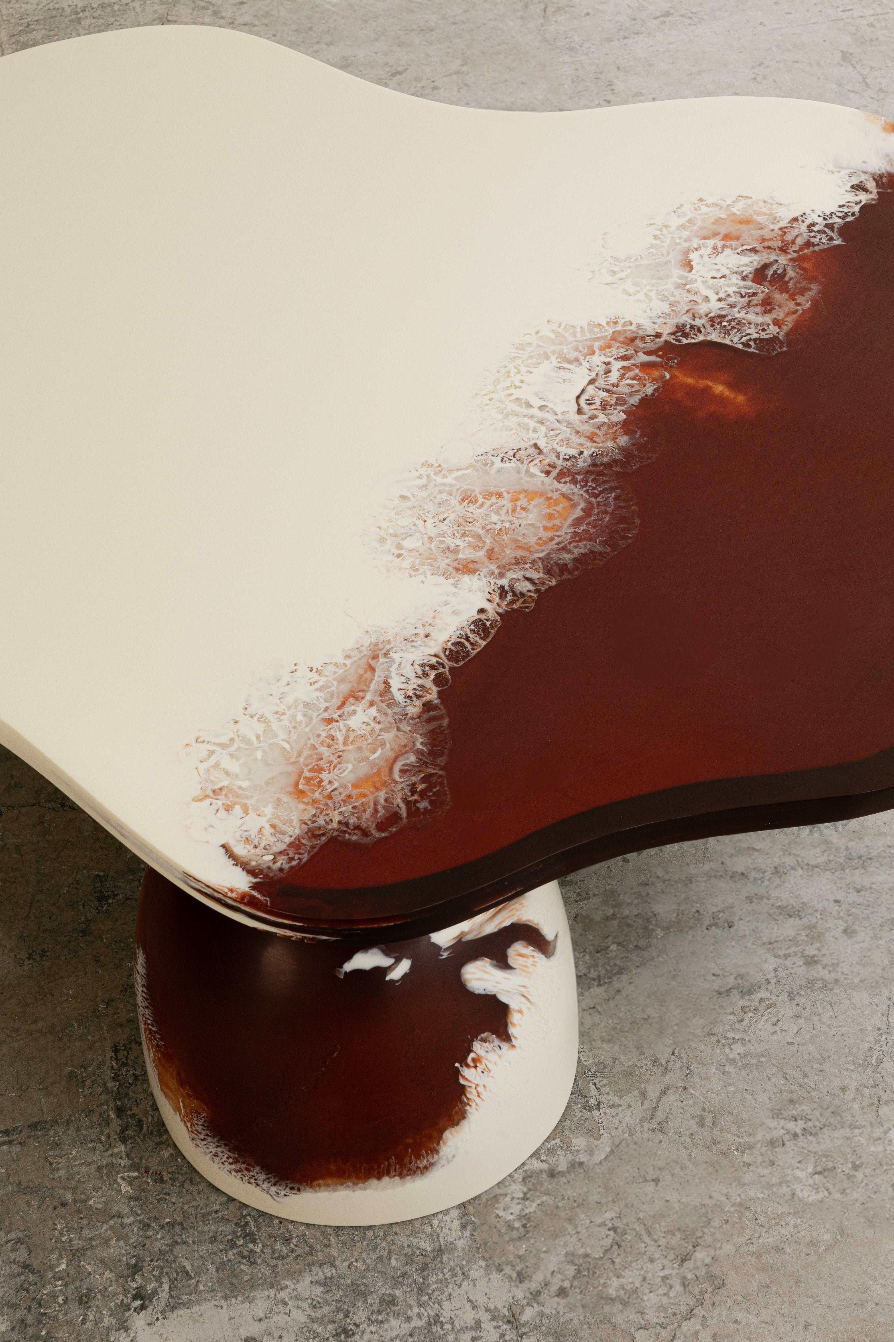 BATARÁ RESIN COFFEE TABLE