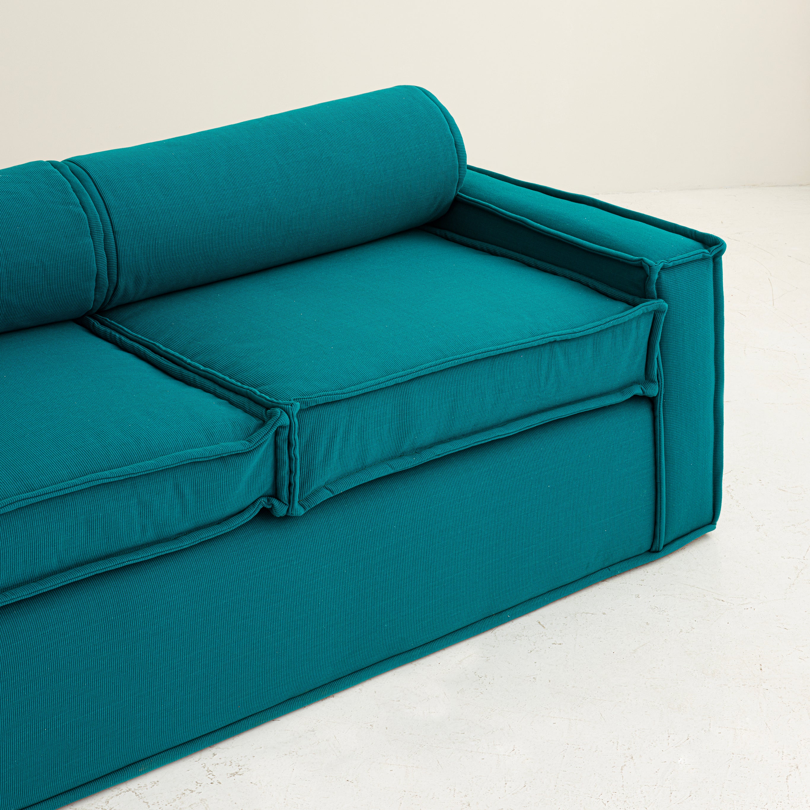 MON 1 SOFA