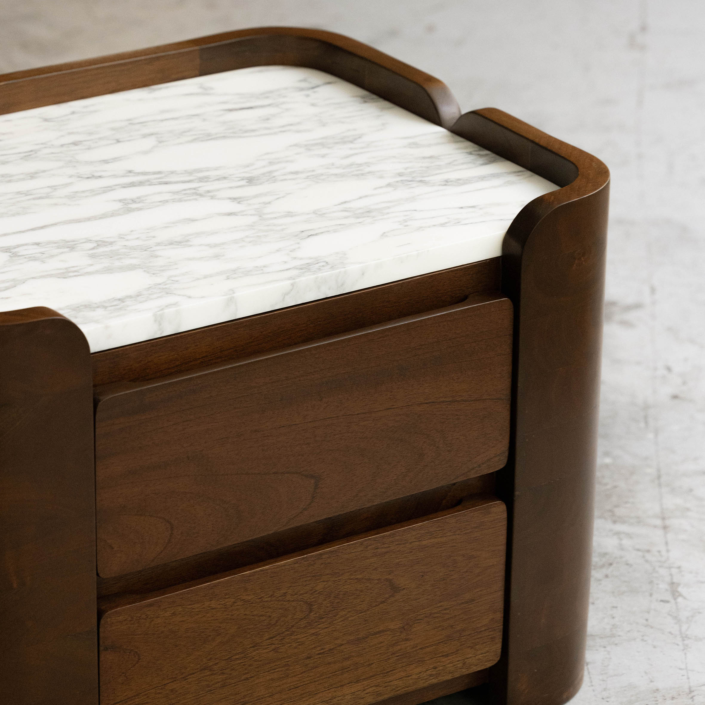TABI NIGHTSTAND
