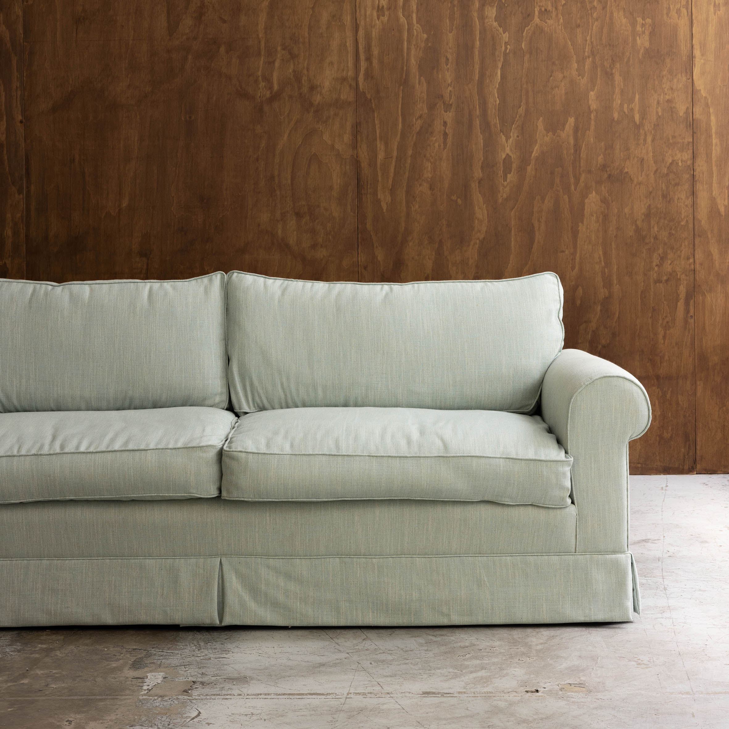 LAUREL VINTAGE SOFA