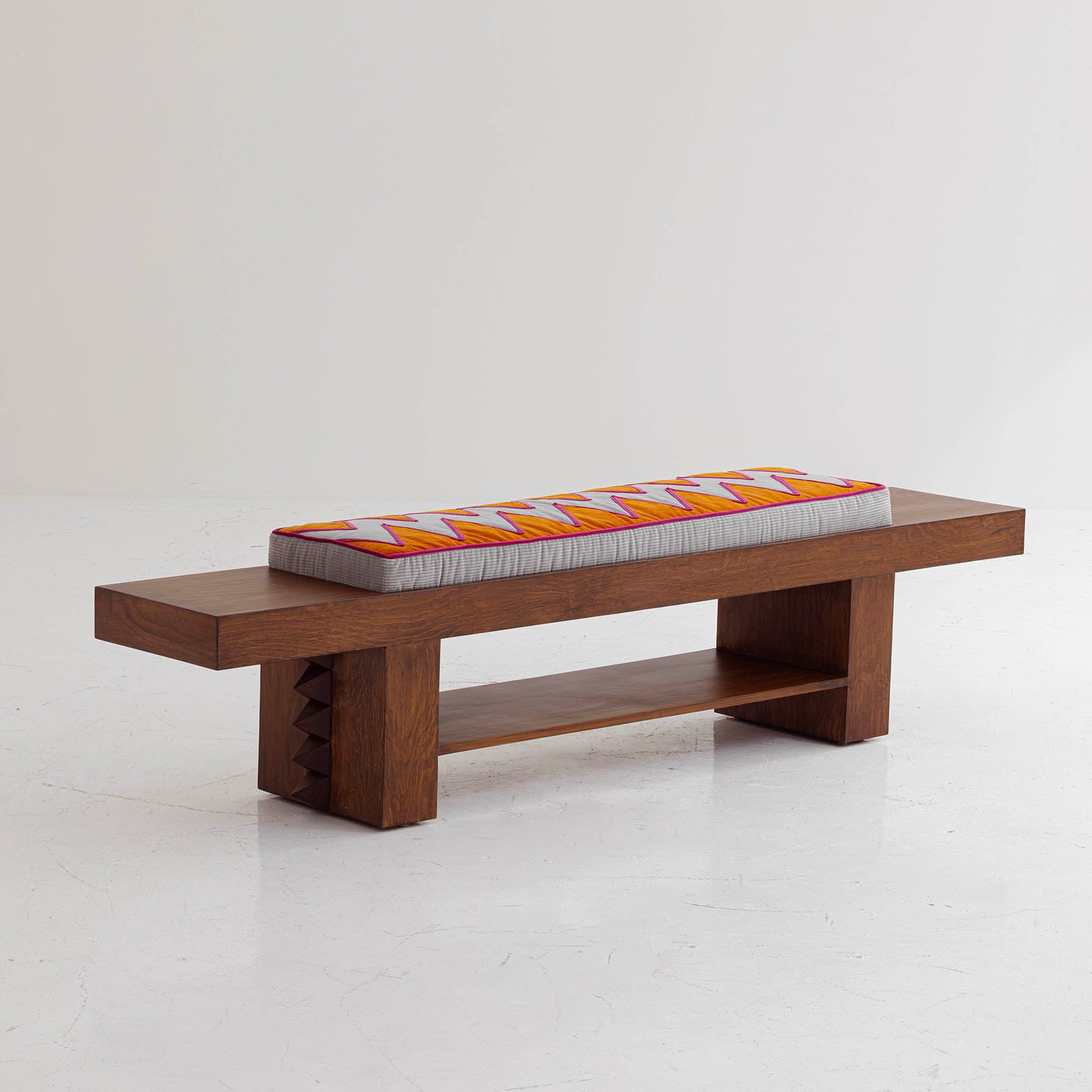 IZOTE BENCH APAPCHO X AZOTEA