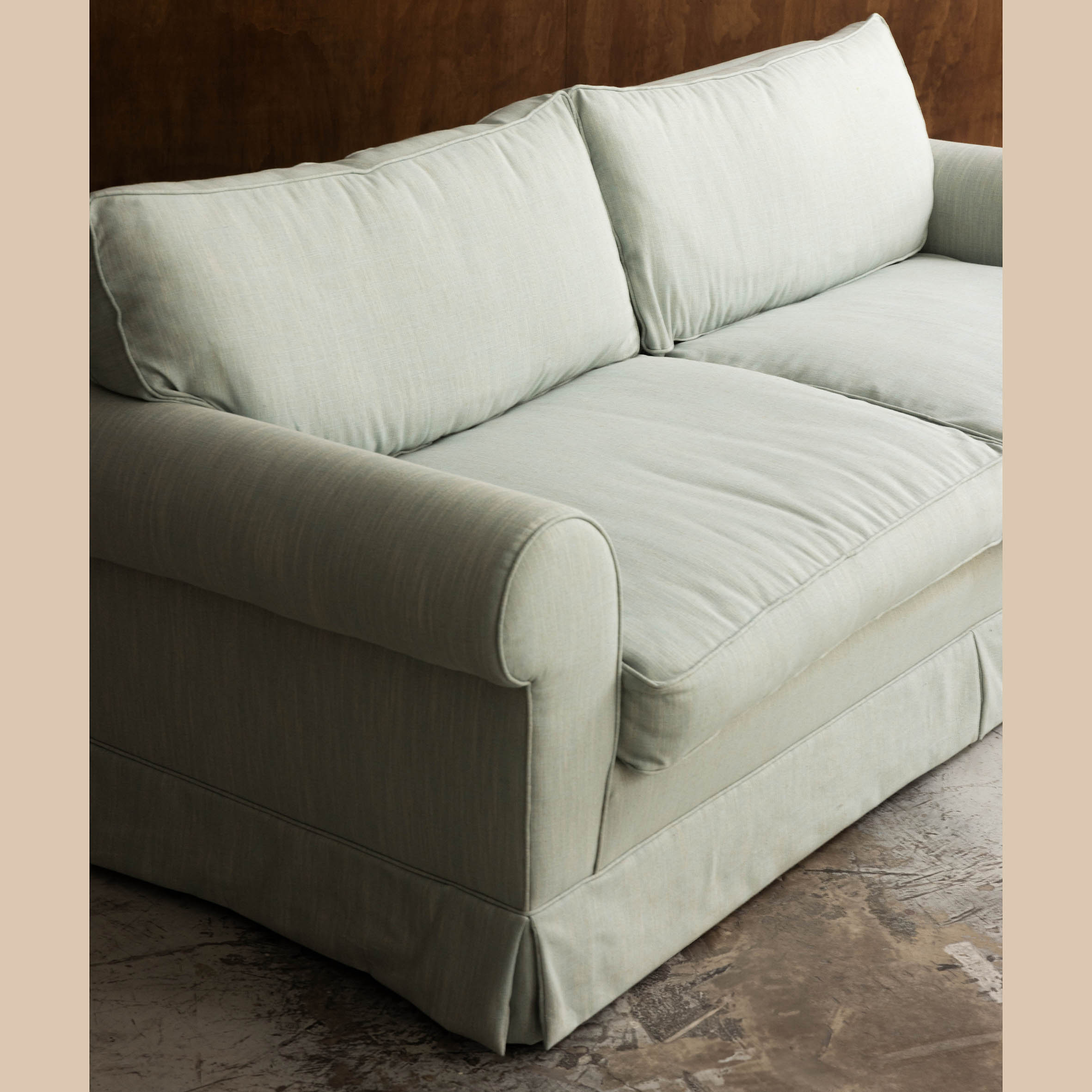 LAUREL VINTAGE SOFA