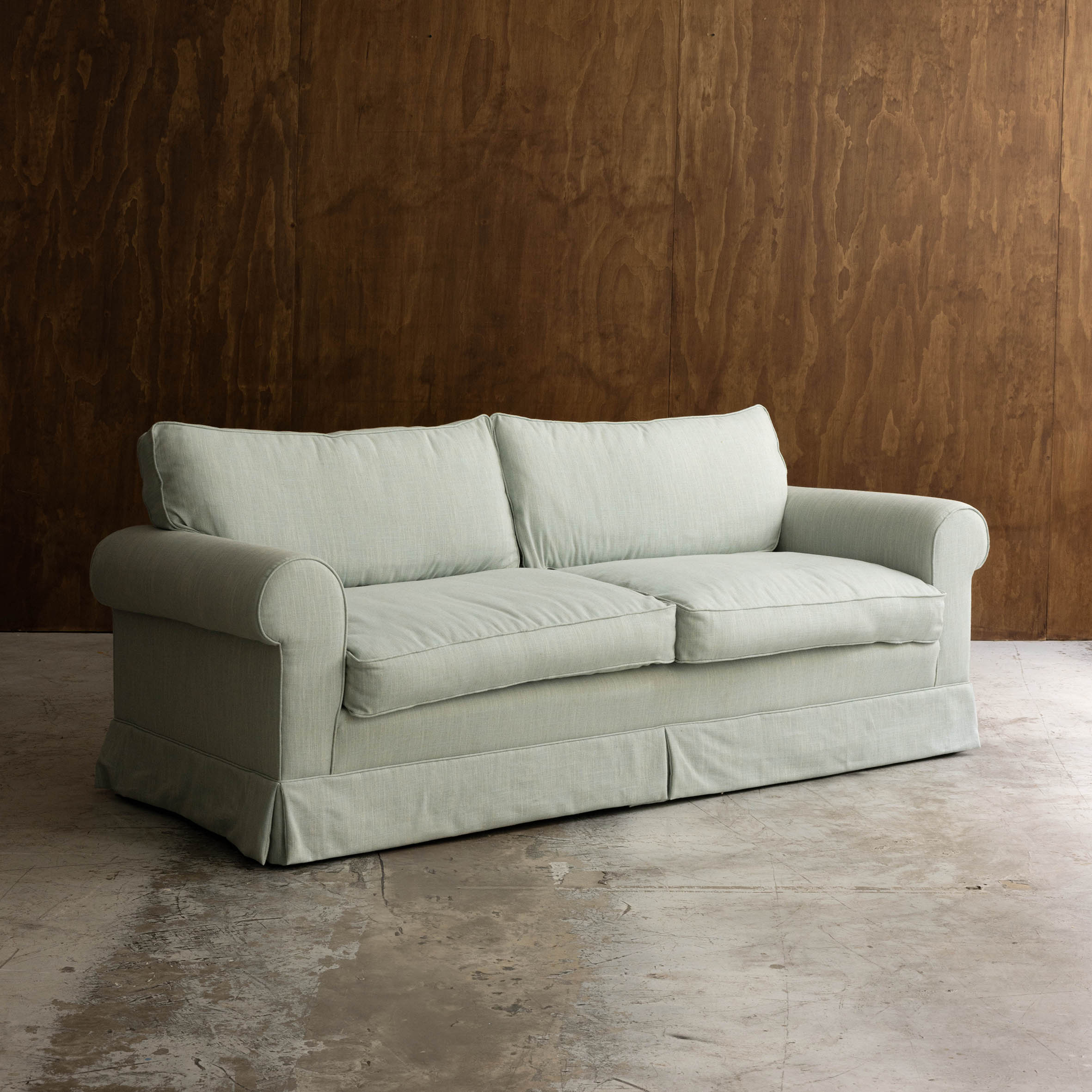 LAUREL VINTAGE SOFA