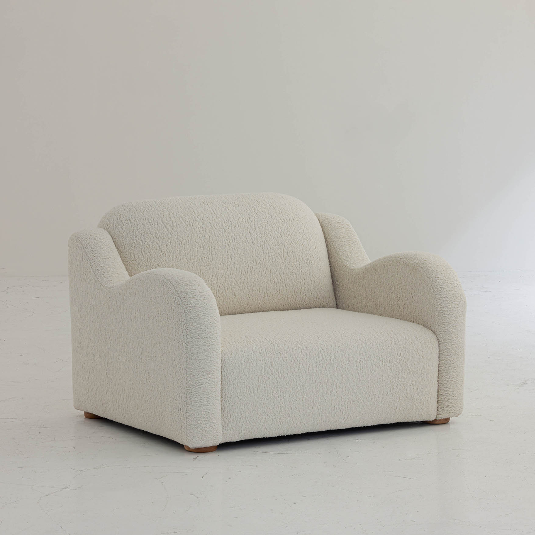 TERRA ARMCHAIR