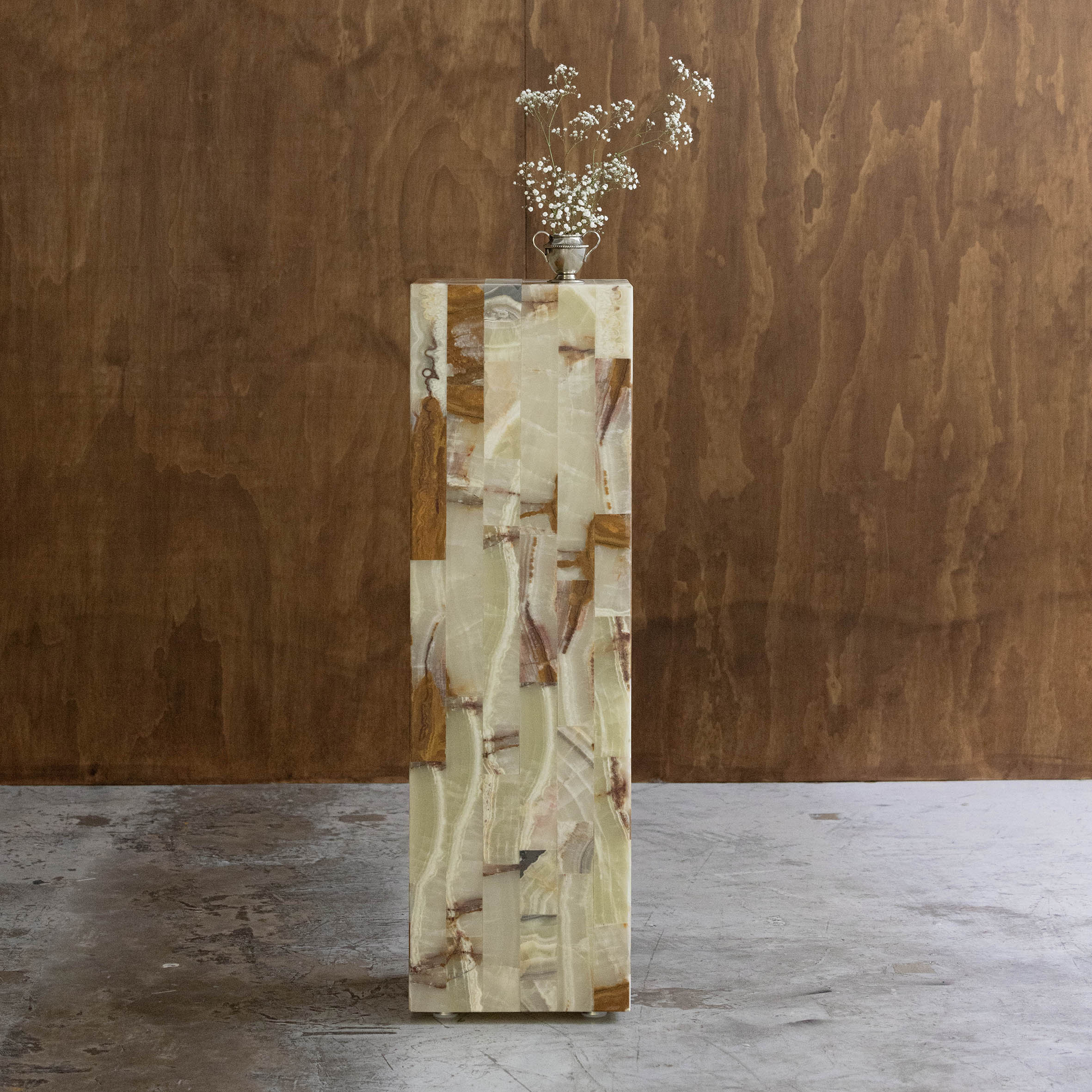 MONOLITH PEDESTAL