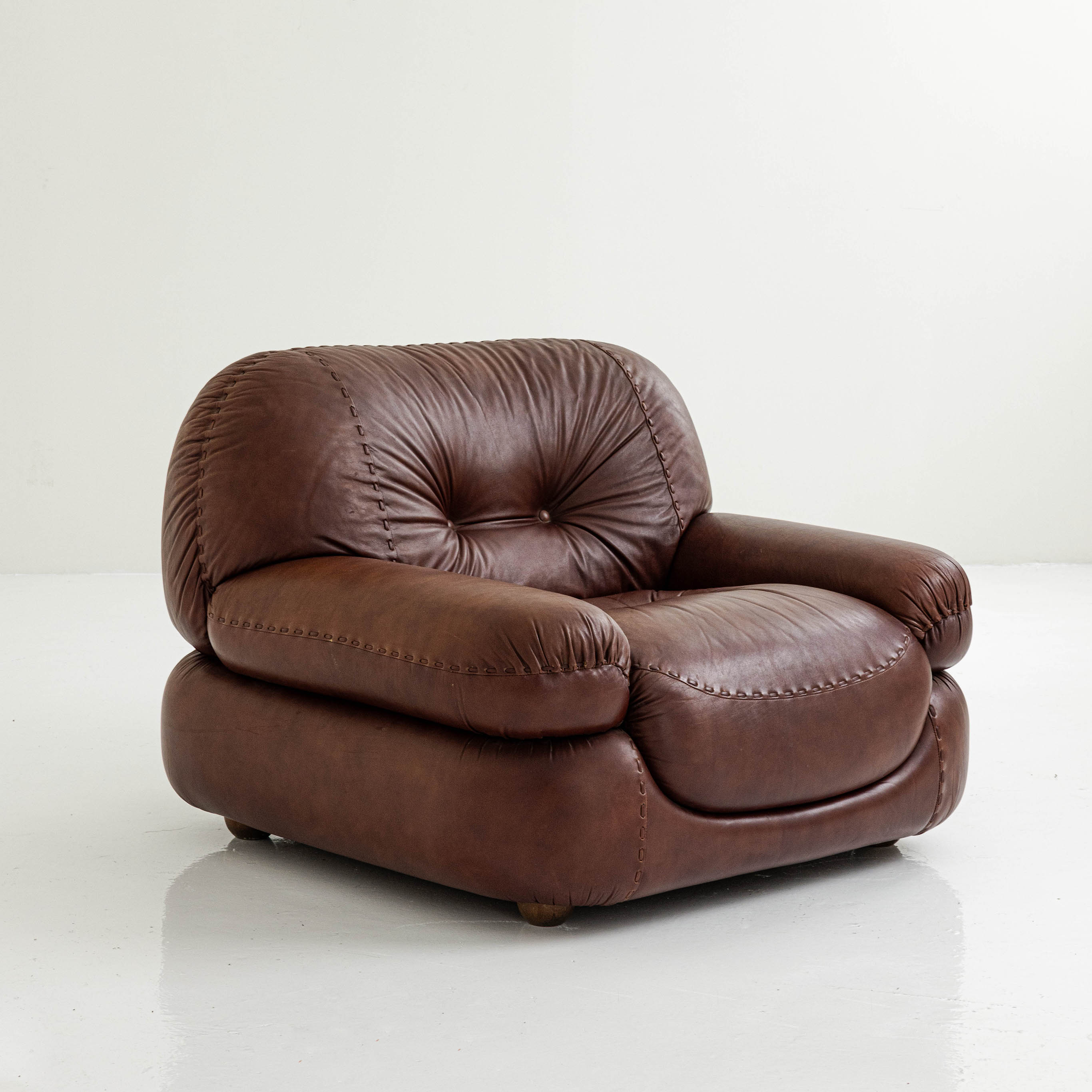 Sapporo arm chairs by Mario Marenco for Mobil Girgi, 1970s.