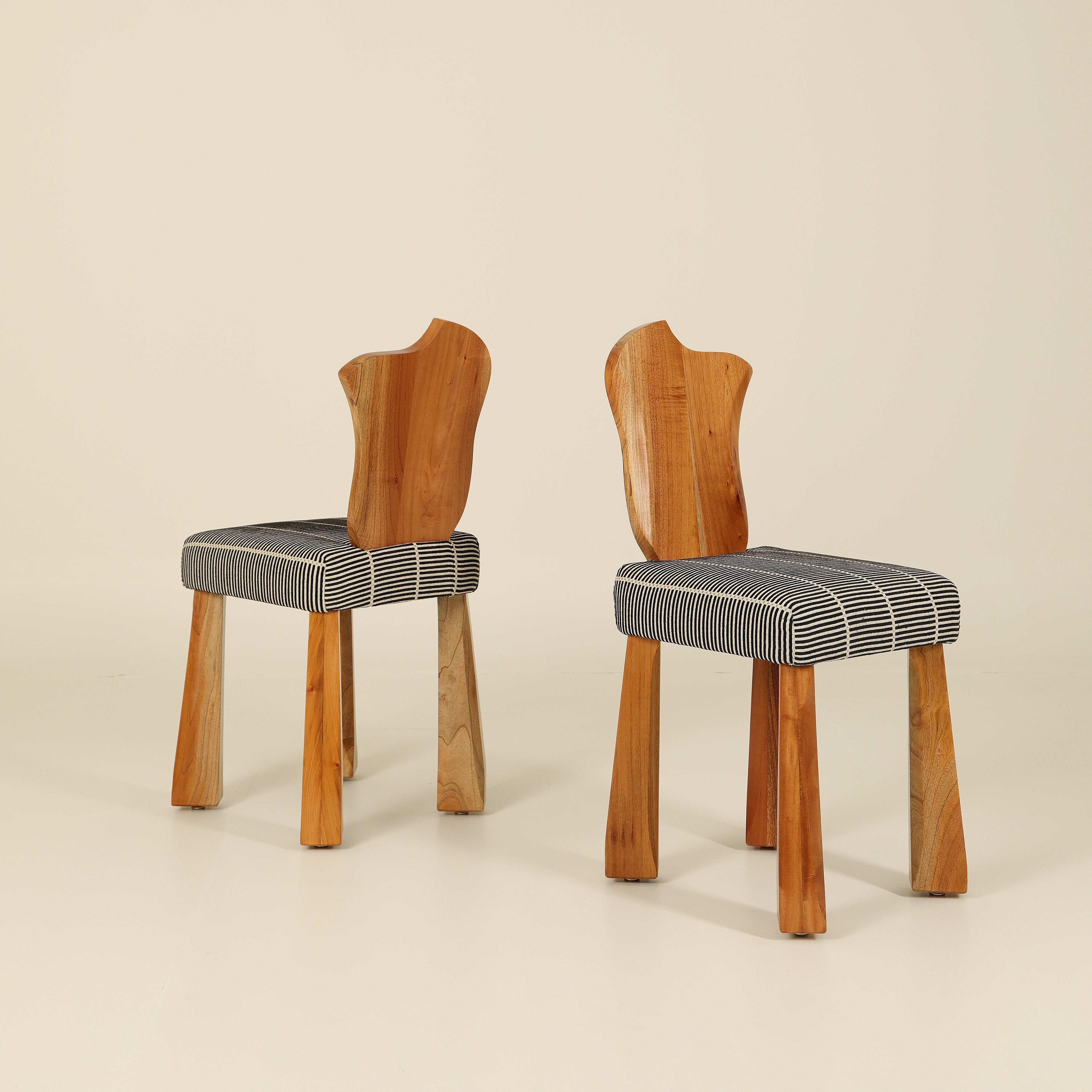 MIUCA UPHOLSTERED CHAIR