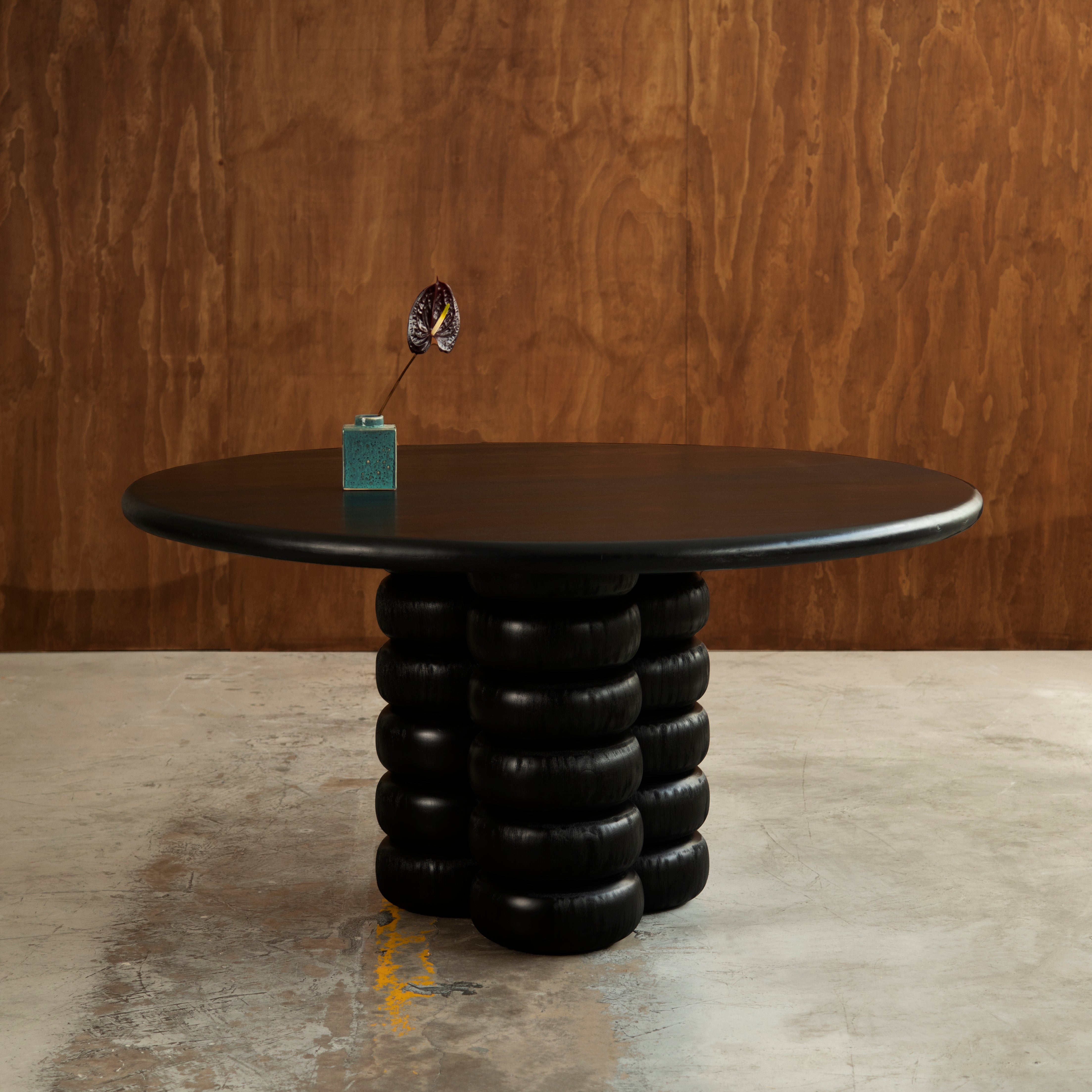 DONUT DINING TABLE