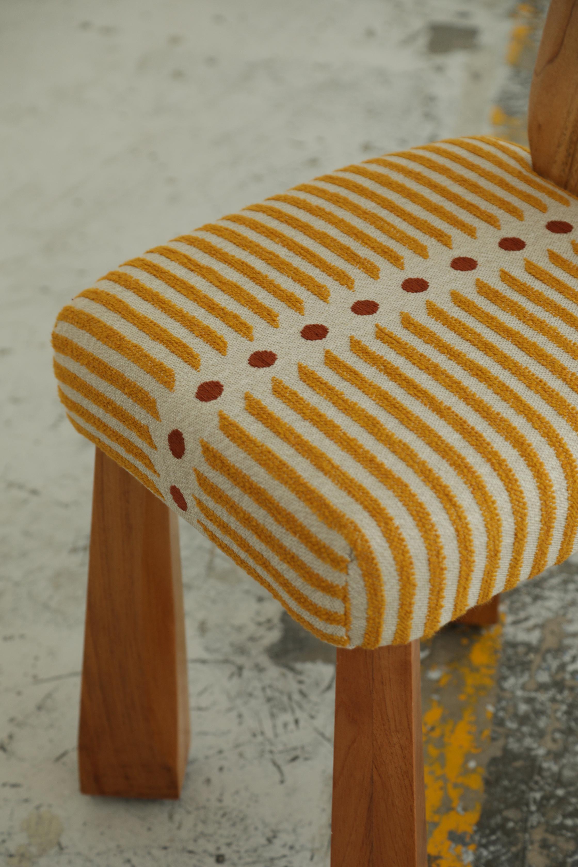 MIUCA UPHOLSTERED CHAIR