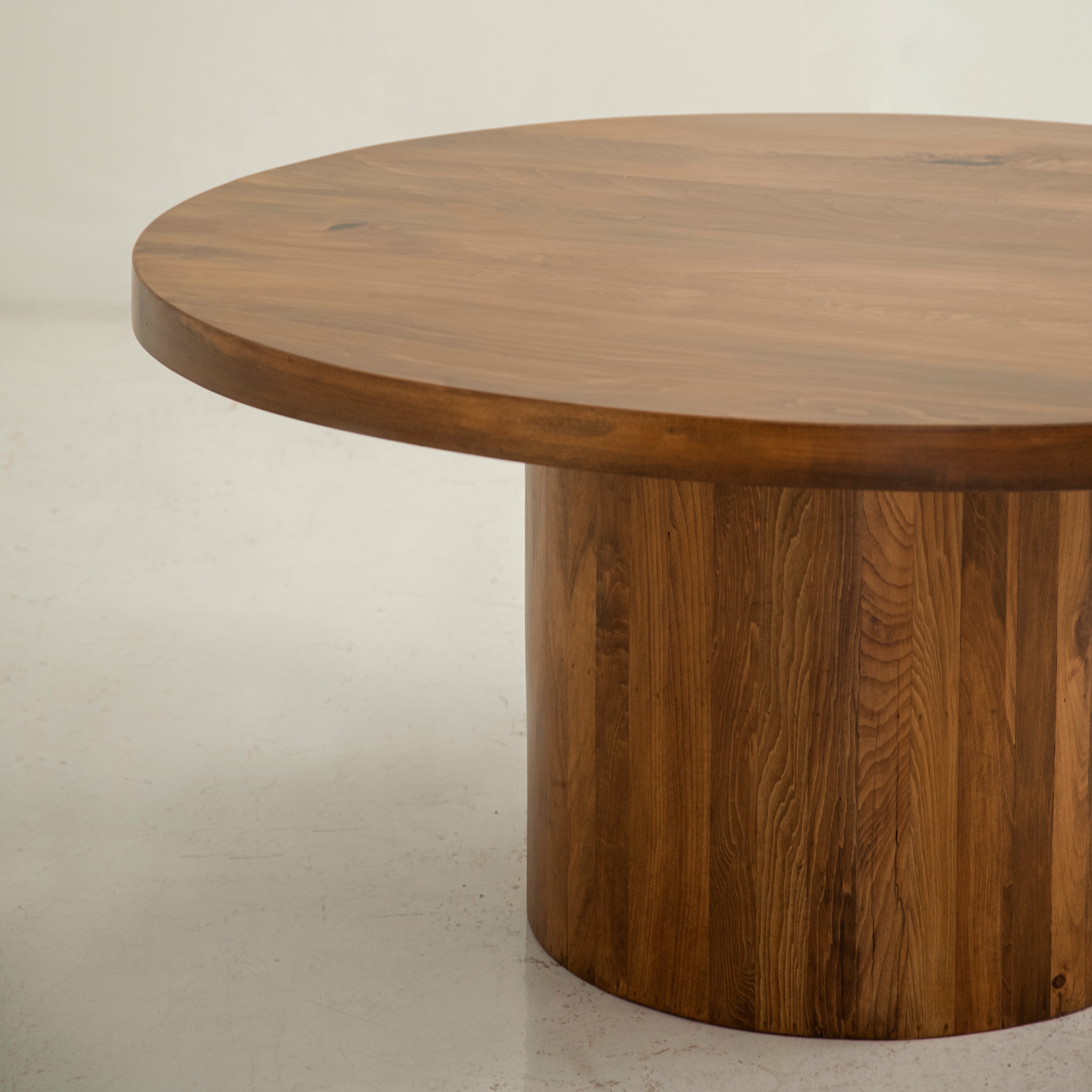 Vintage Round Pedestal Dining Table