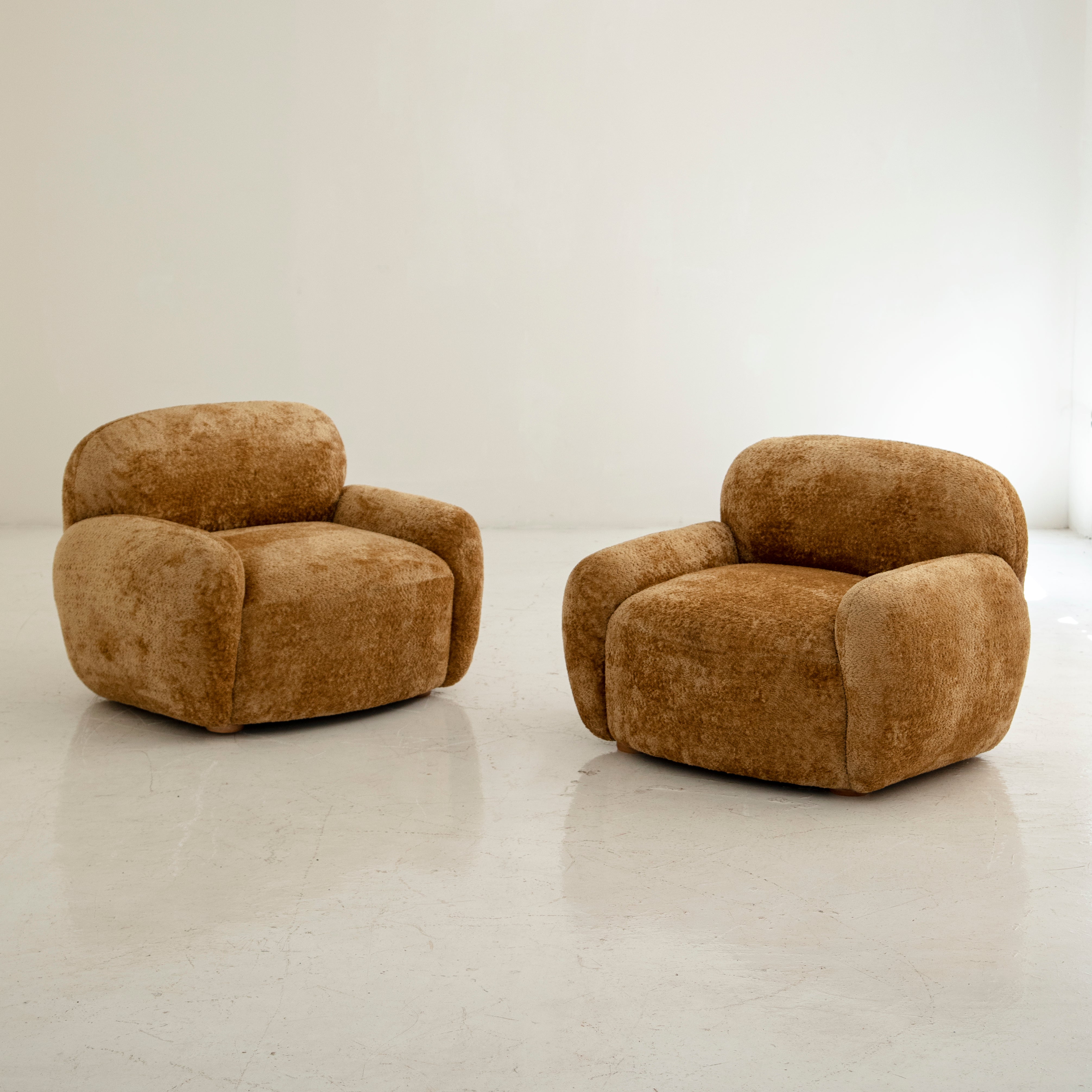 Vertiz Armchair