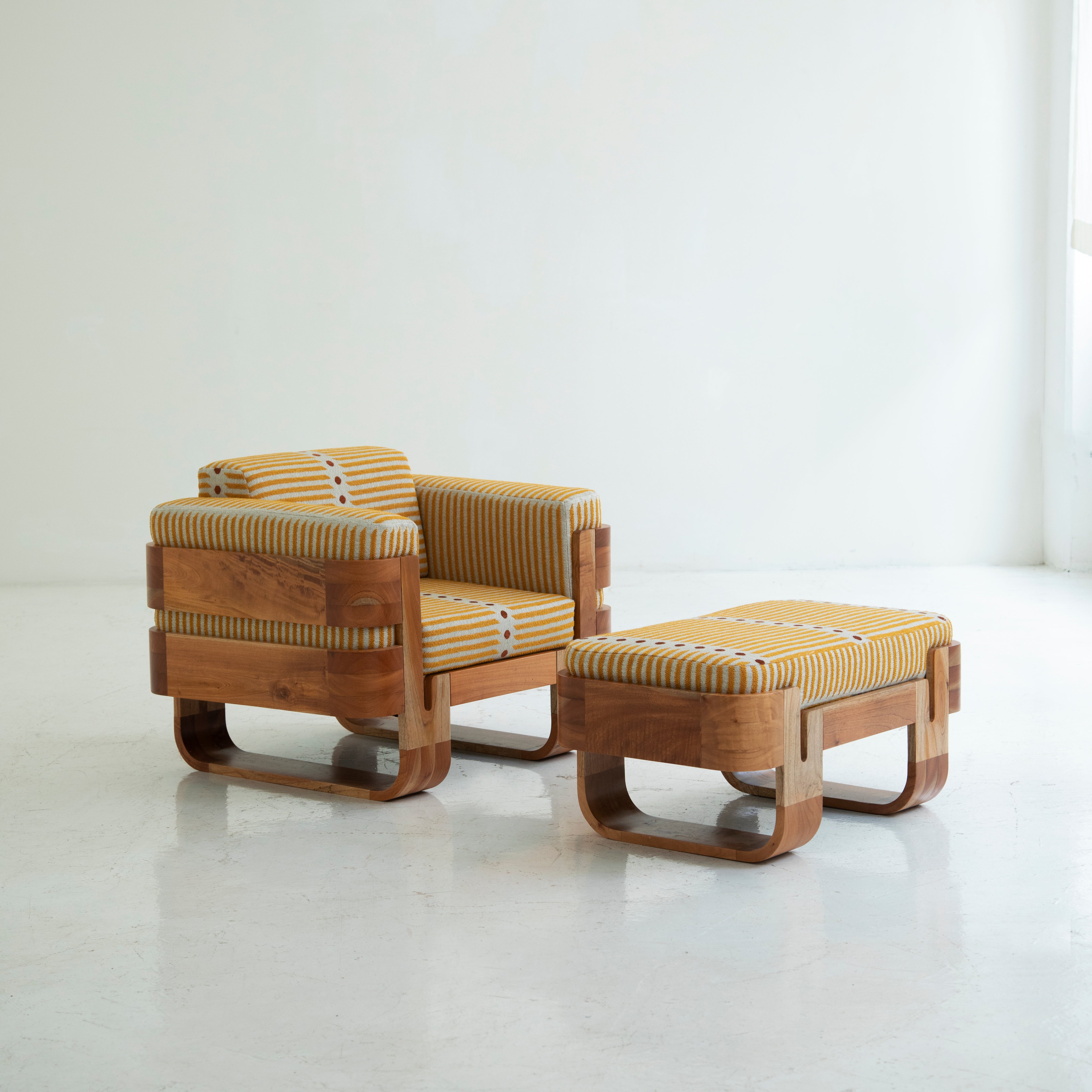 Siete Lounge Chair + Ottoman