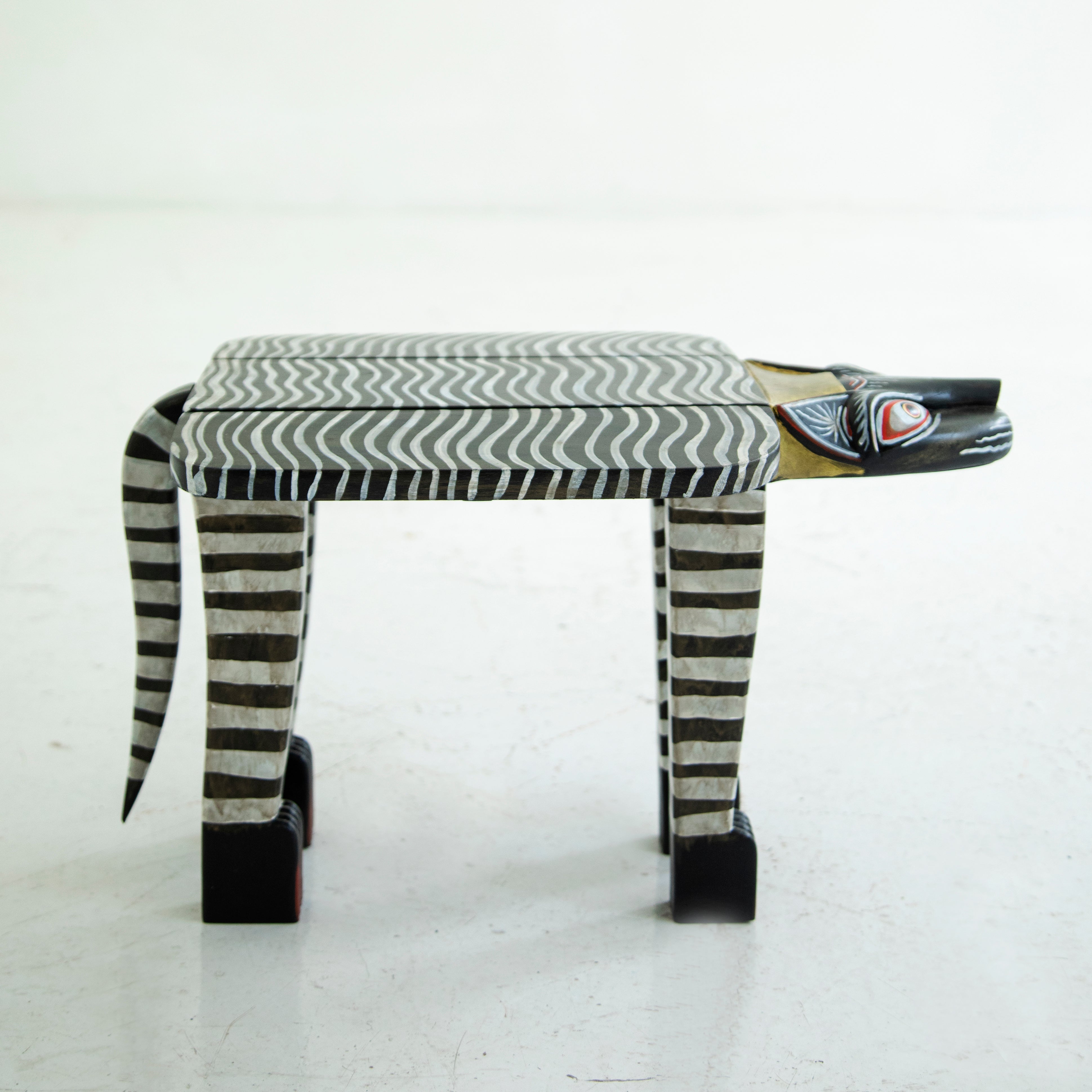 Gato Side Table
