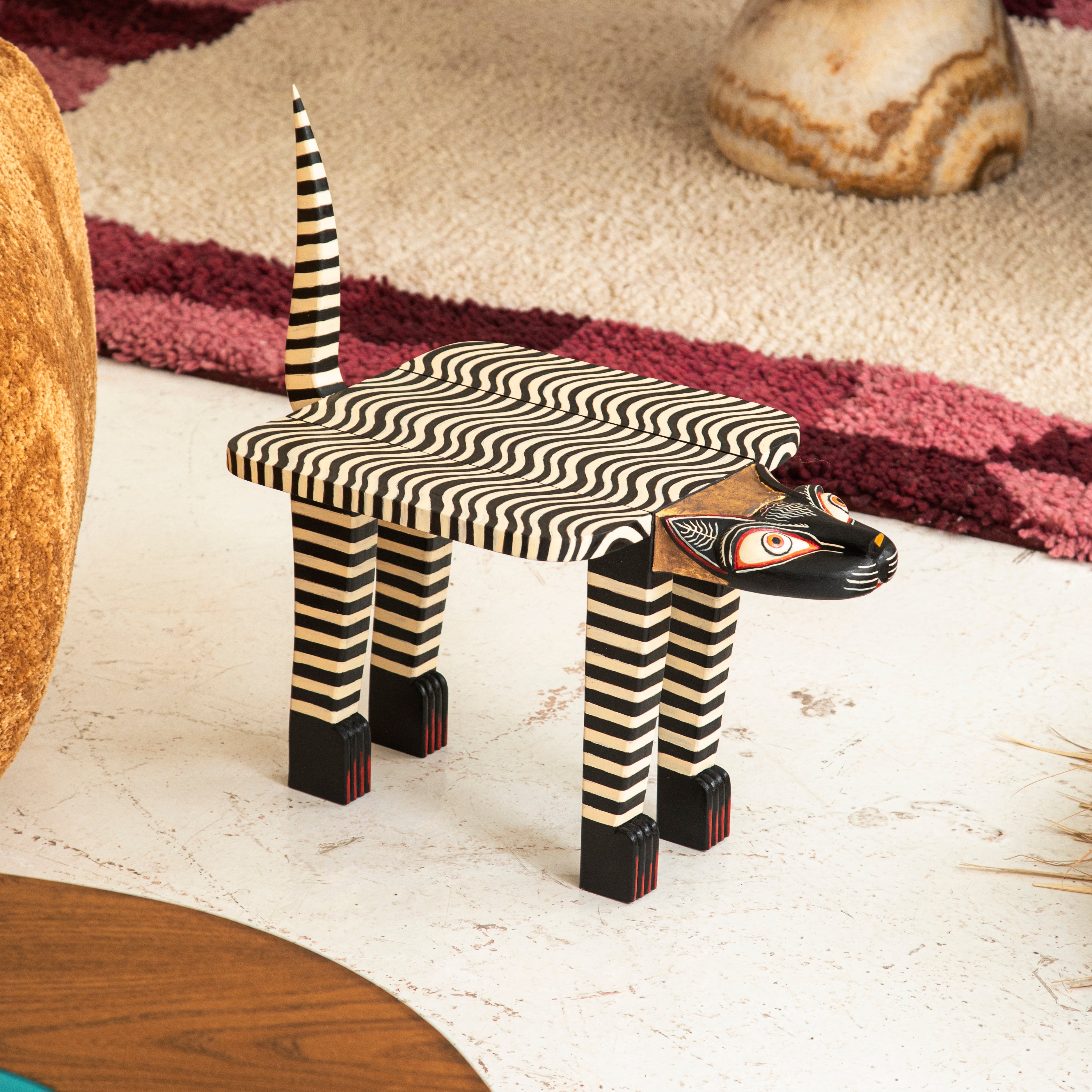 Gato Side Table