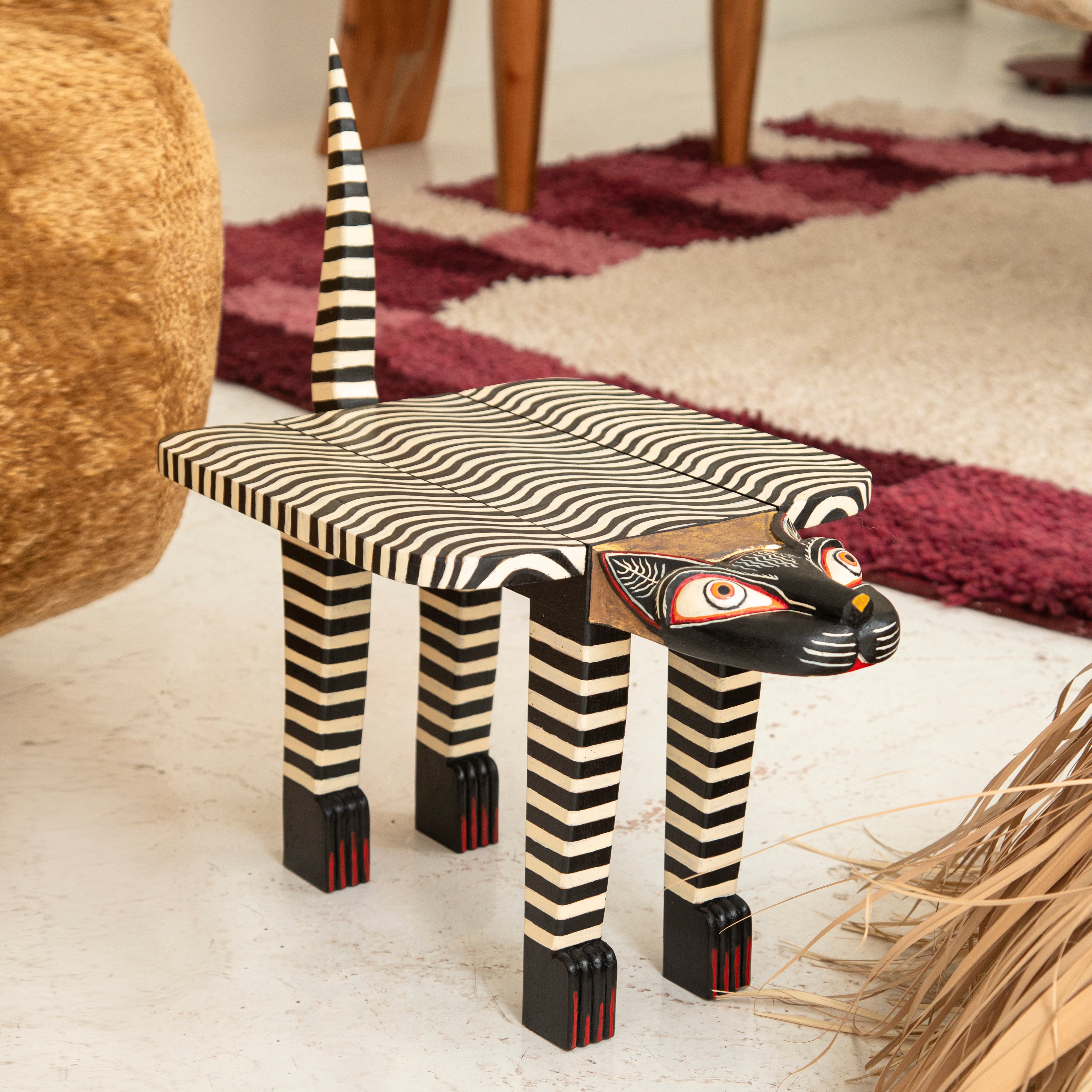 Gato Side Table